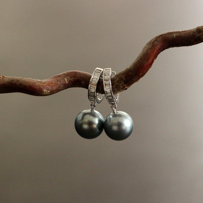 diamond earrings with Tahitian pearl