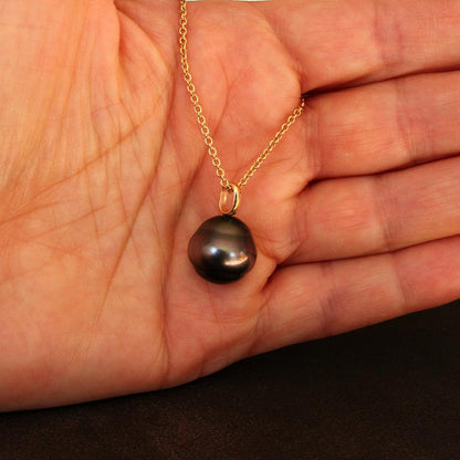 gold pendant with Tahitian pearl