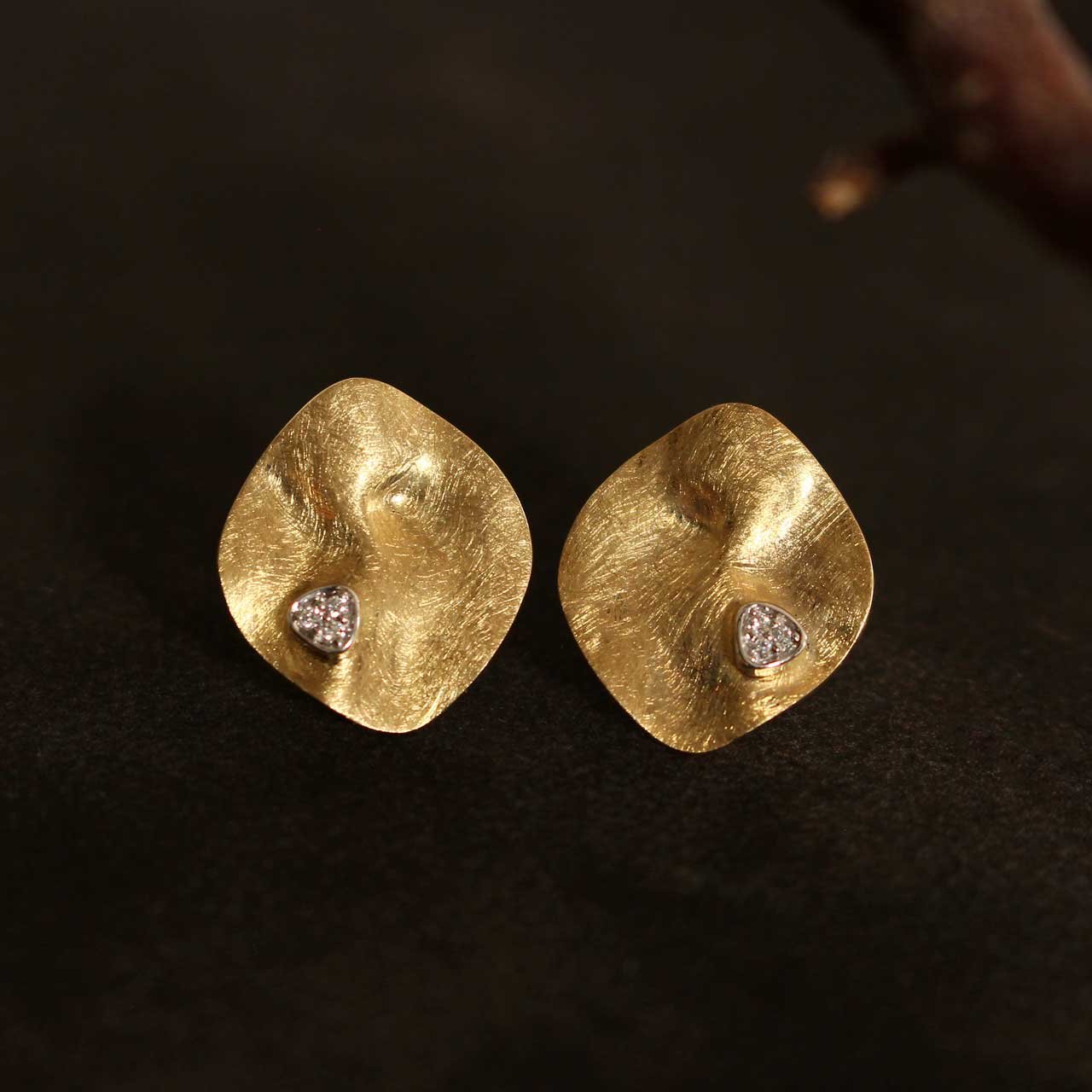 14ct gold earrings with diamonds 